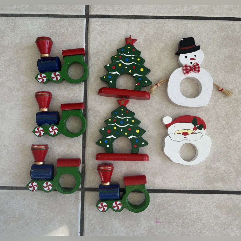 Vintage Wooden Christmas Napkin Rings Wreath‎ Train Tree Santa Lot Bundle